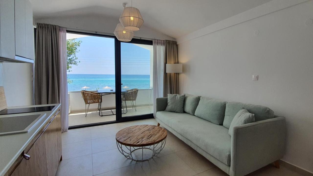 Thea Suites Nea Kallikrateia Exterior foto