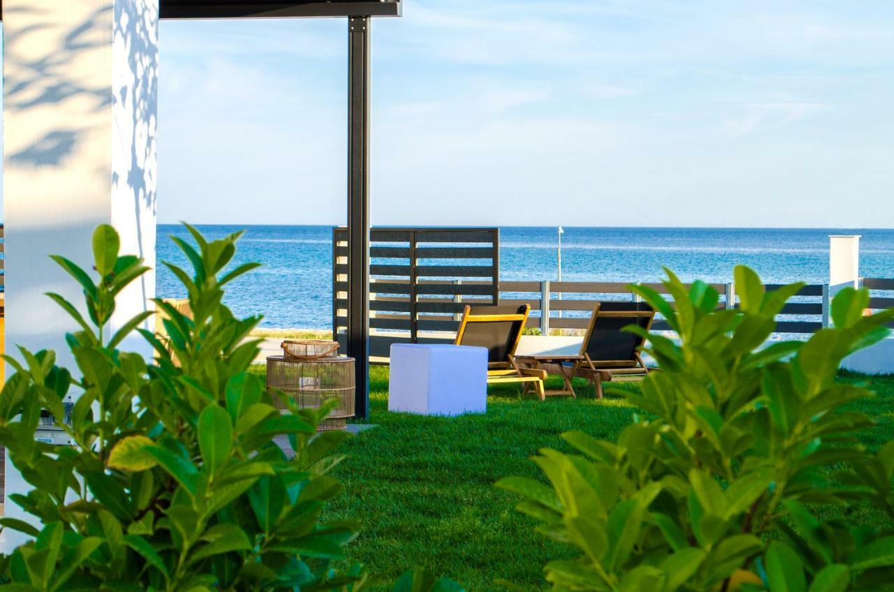 Thea Suites Nea Kallikrateia Exterior foto